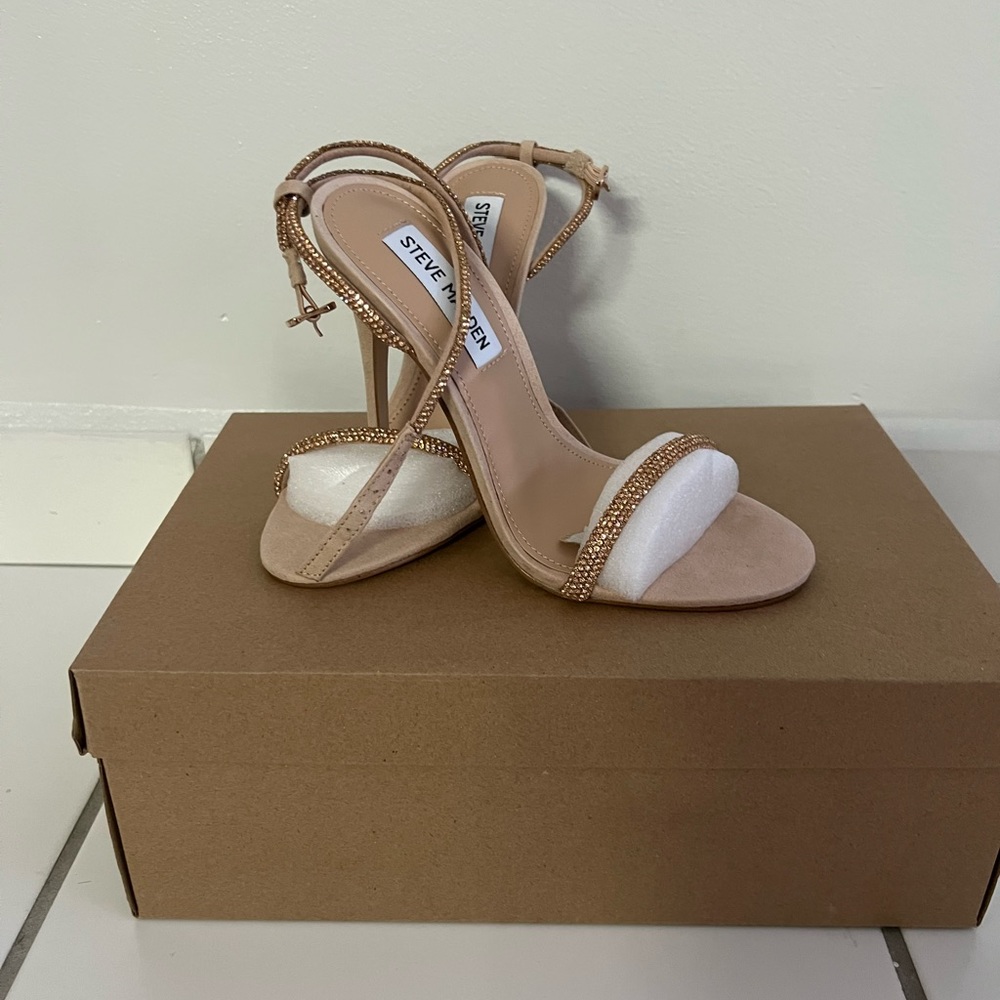 Brand New Steve Madden Formal Sandals (Size 5)